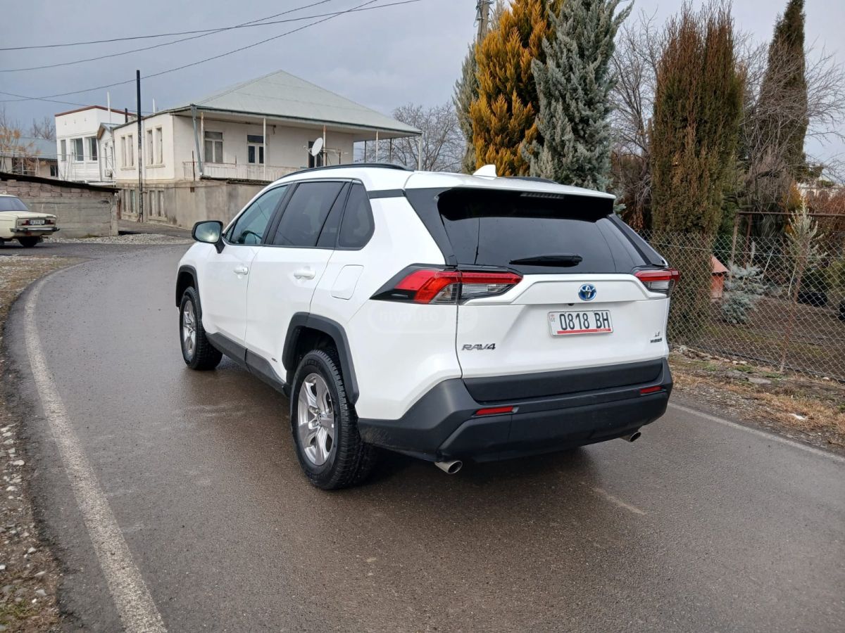 Toyota LE 4dr All-Wheel Drive Automat — миниатюра 8