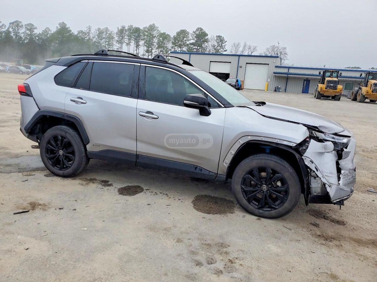 Toyota RAV 4 - фото 4