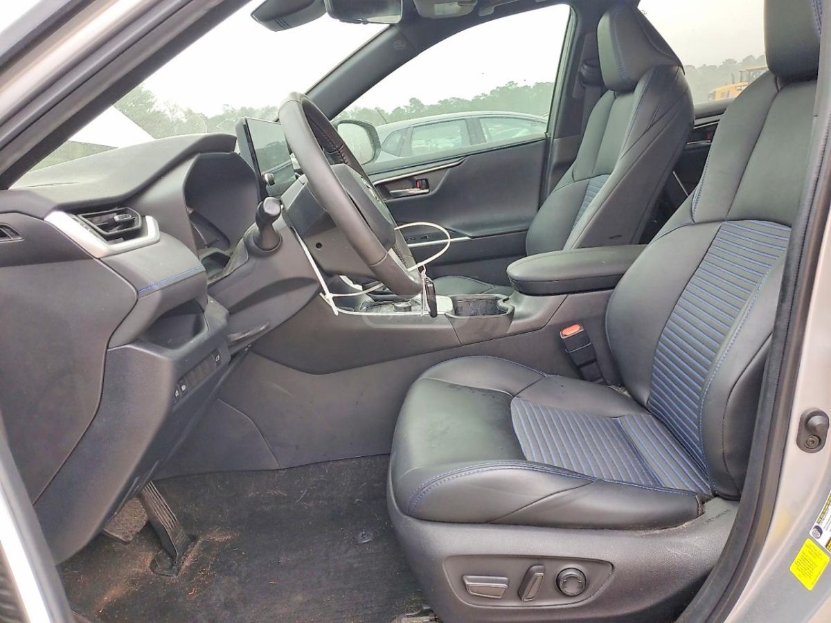 Toyota RAV 4 - фото 7