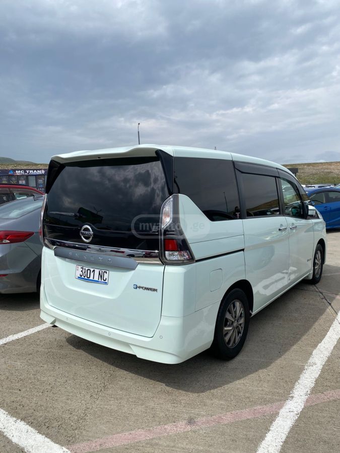 Nissan Serena - фото 3