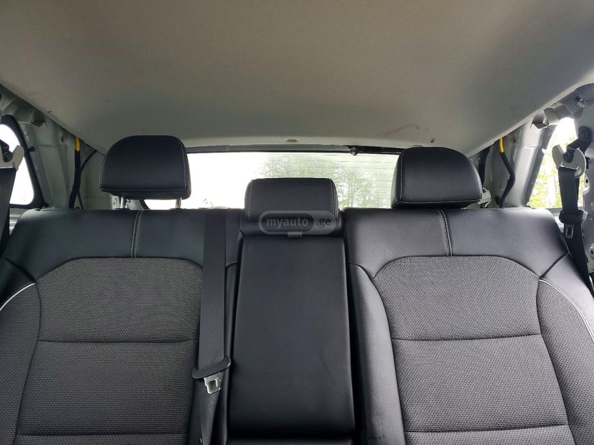 Kia Niro - фото 10