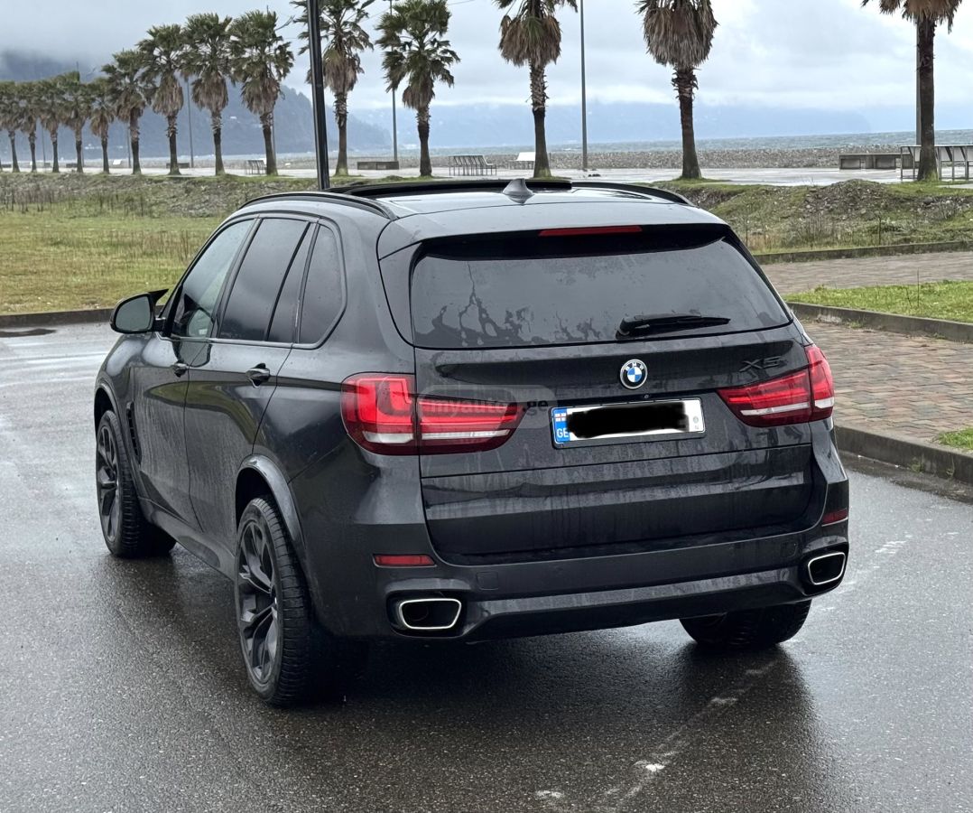 BMW X5 - фото 1