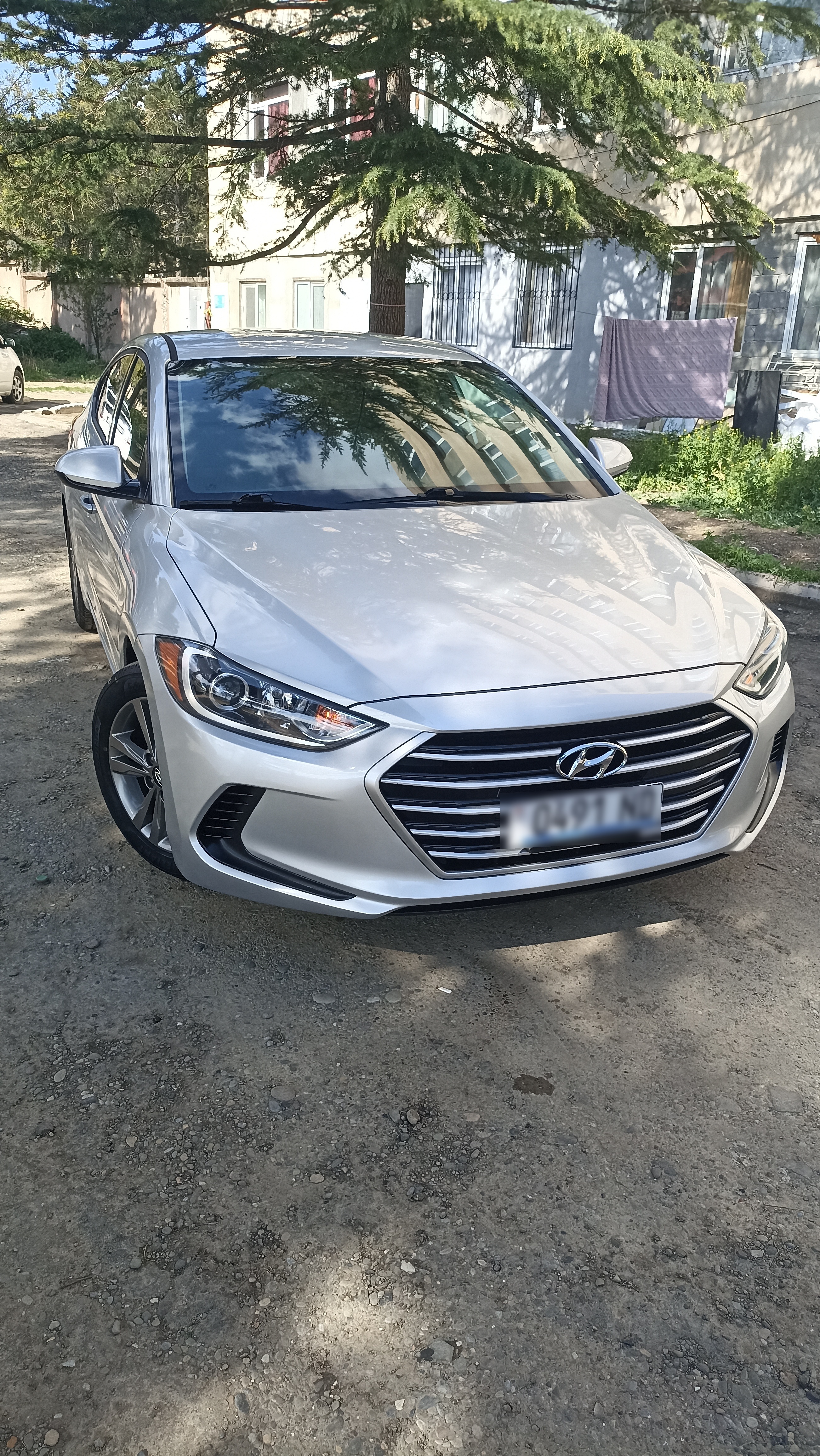 Hyundai Elantra - фото 1