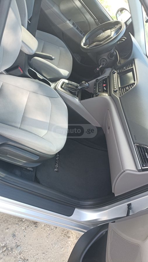 Hyundai Elantra - фото 10