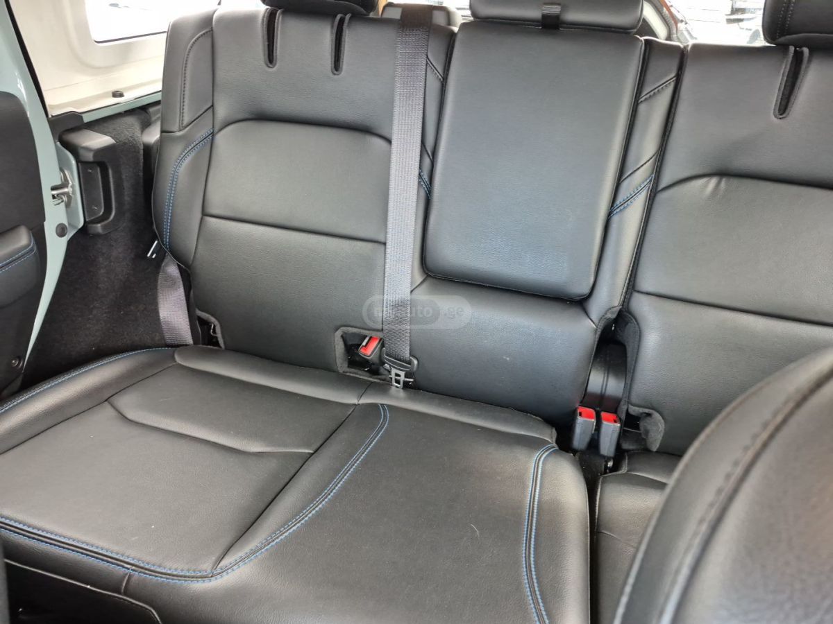 Jeep Wrangler - фото 8