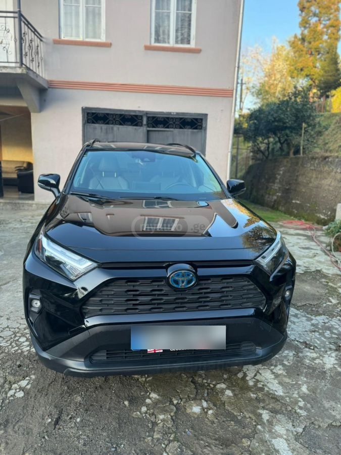 Toyota RAV 4 - фото 1