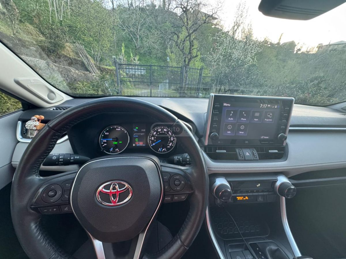 Toyota RAV 4 - фото 11