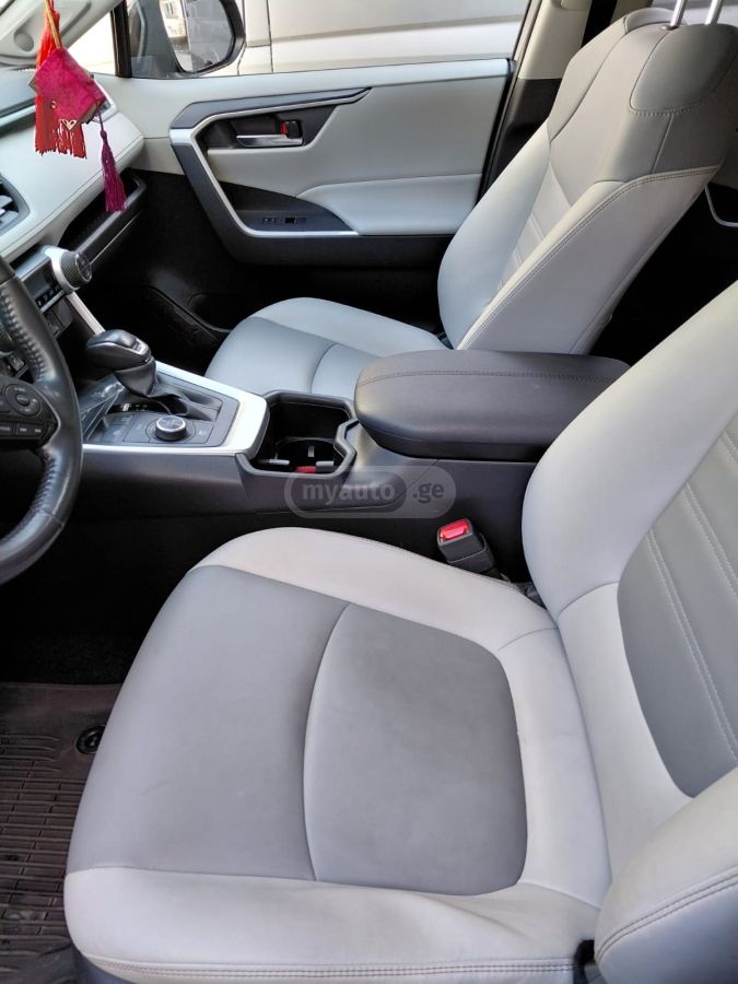 Toyota RAV 4 - фото 4