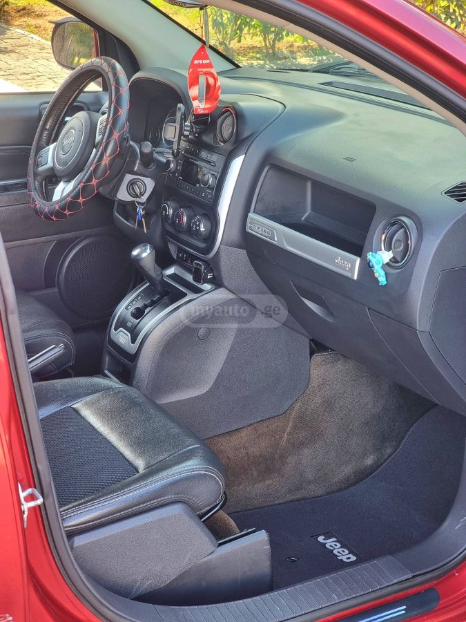 Jeep Compass - фото 8