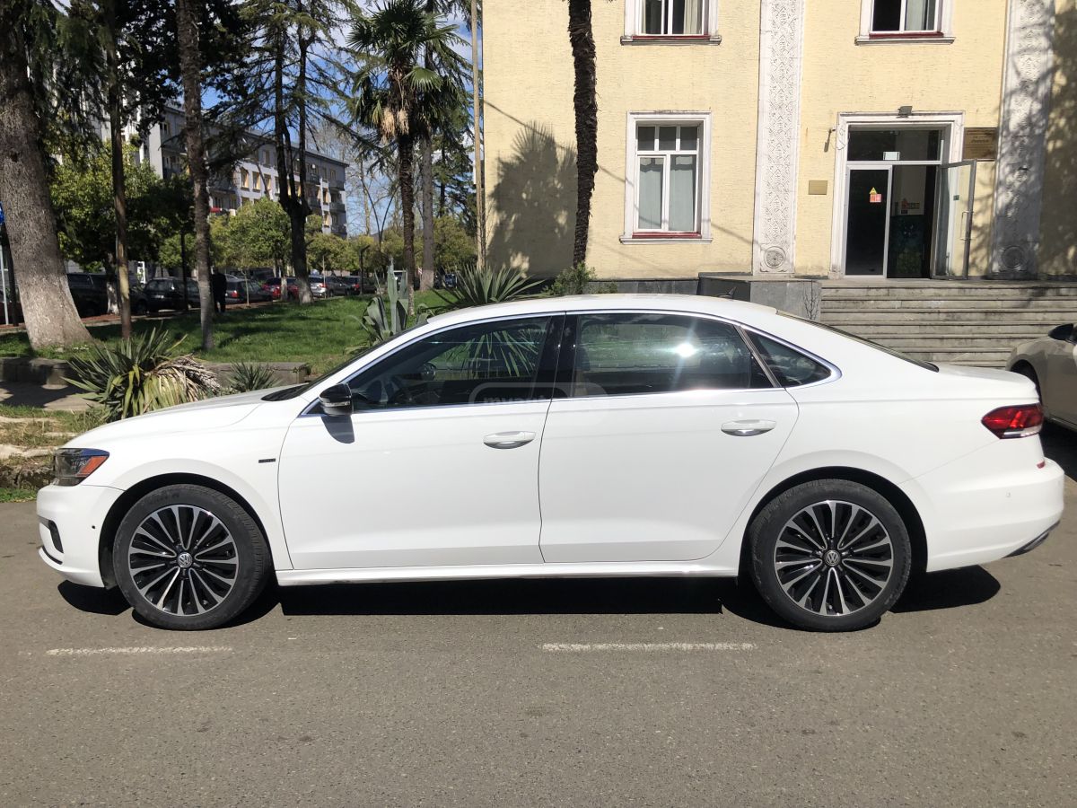 Volkswagen Passat Limited Edition 2022 — миниатюра 6
