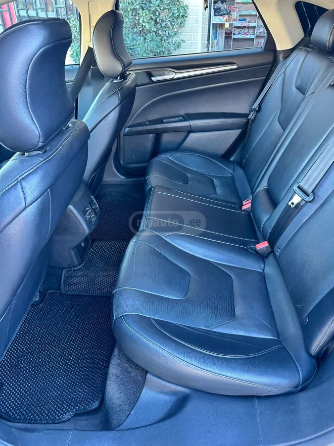 Ford Fusion - фото 4