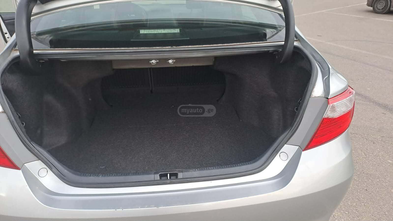 Toyota Camry - фото 13