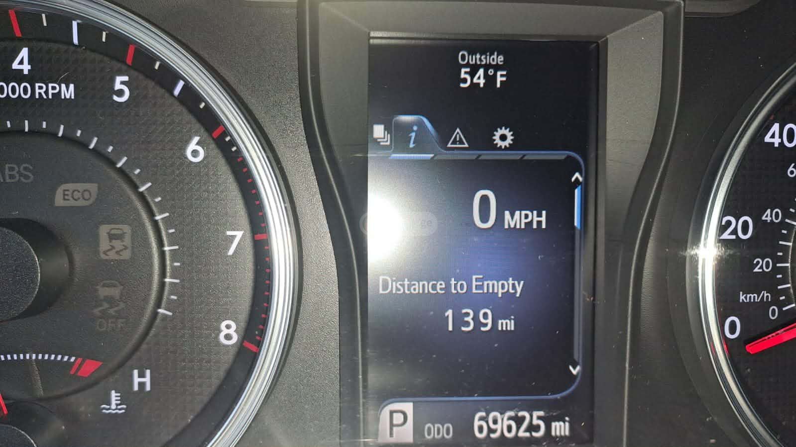 Toyota Camry - фото 8