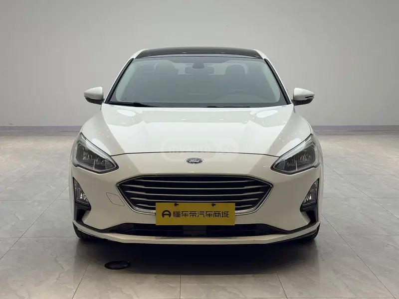 Ford Focus - фото 2