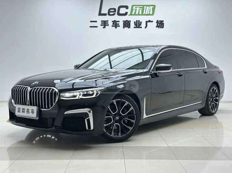 BMW 760 - фото 1