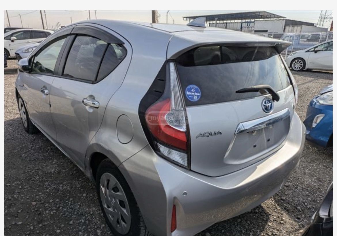Toyota Aqua - фото 3