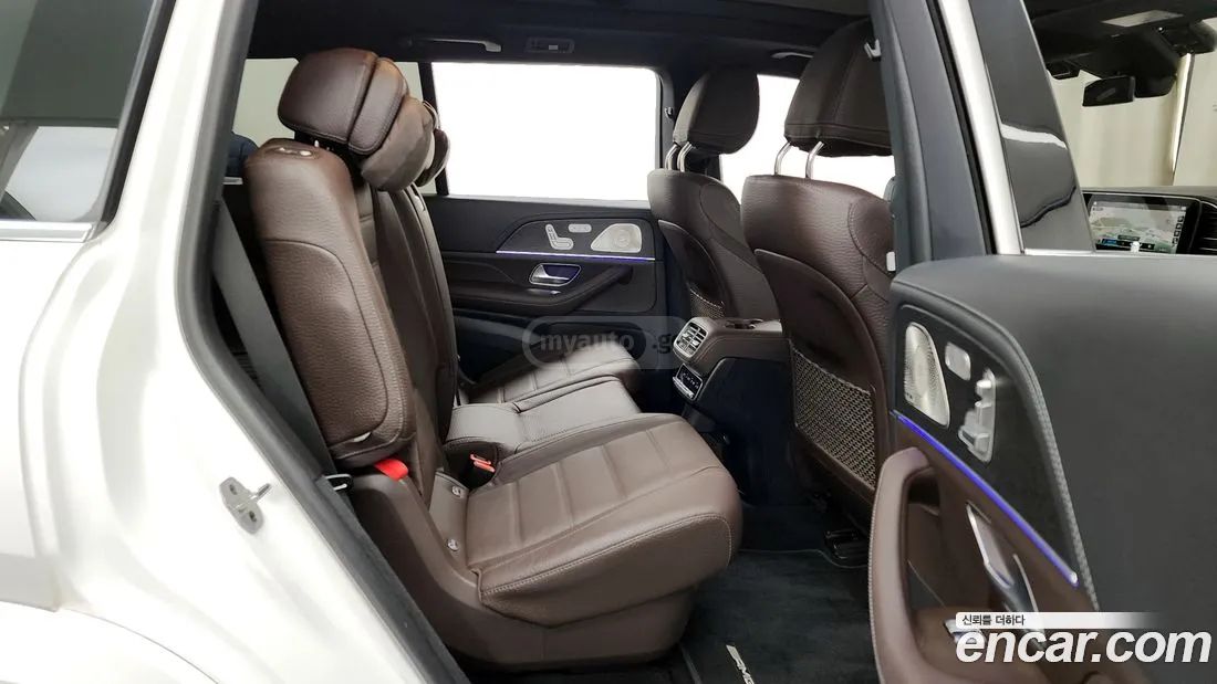 Mercedes-Benz GLS 63 AMG - фото 12