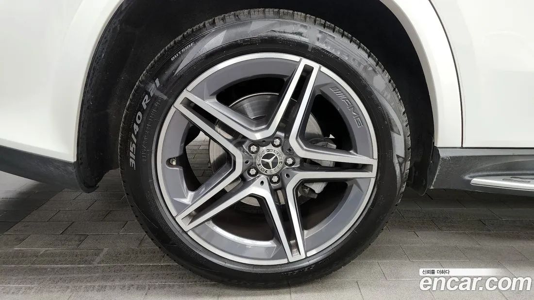 Mercedes-Benz GLS 63 AMG - фото 5