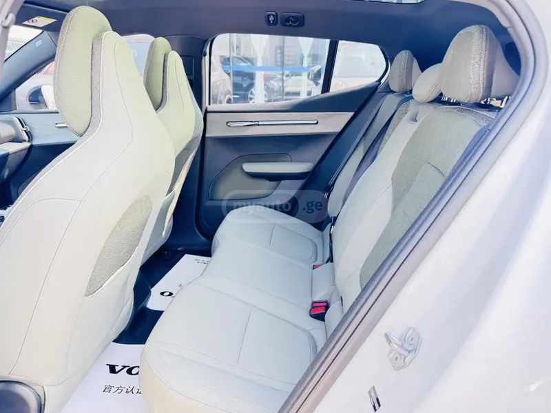 Volvo EX30 2025 — миниатюра 11