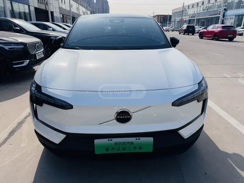 Volvo EX30 2025 — миниатюра 2