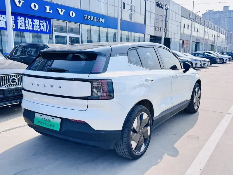 Volvo EX30 2025 — миниатюра 5