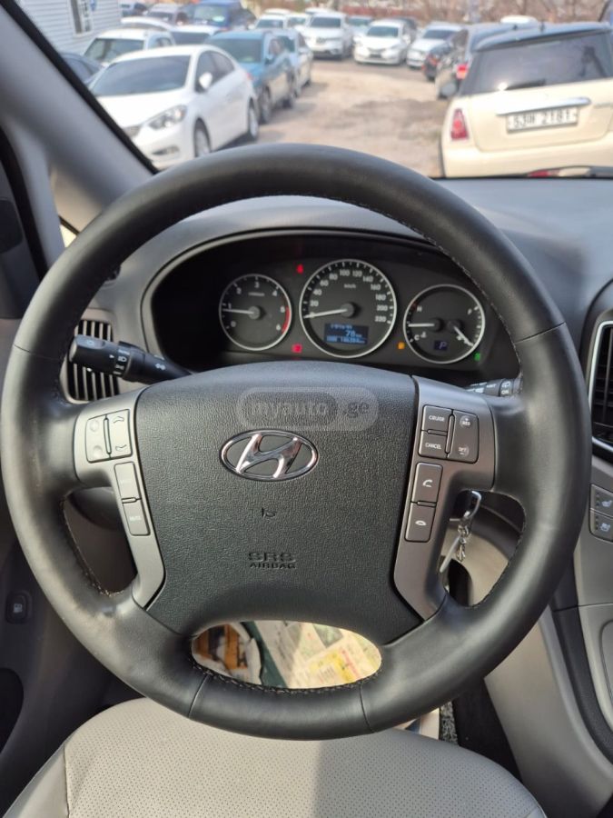 Hyundai Starex - фото 11