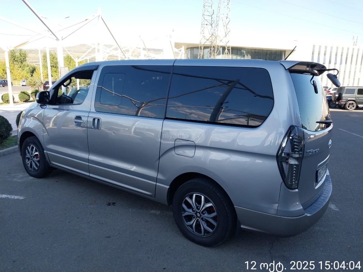 Hyundai Starex - фото 4