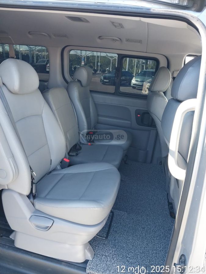 Hyundai Starex - фото 6