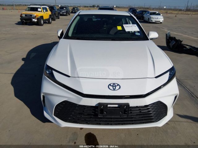 Toyota Camry LE 2025 — миниатюра 10
