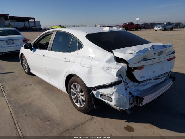 Toyota Camry LE 2025 — миниатюра 3