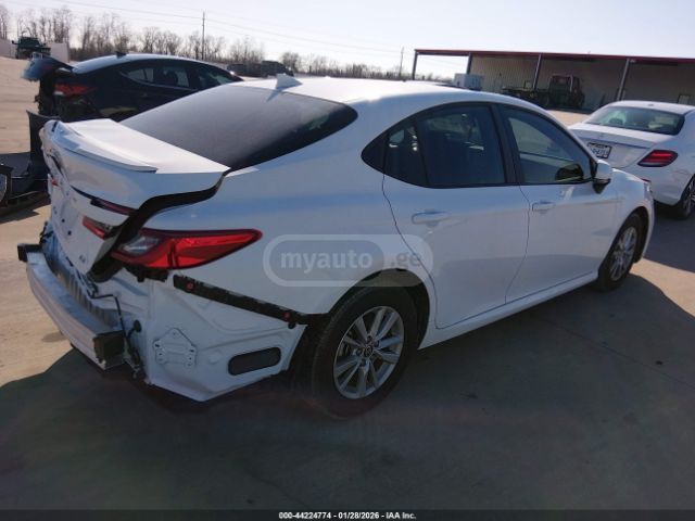 Toyota Camry LE 2025 — миниатюра 4