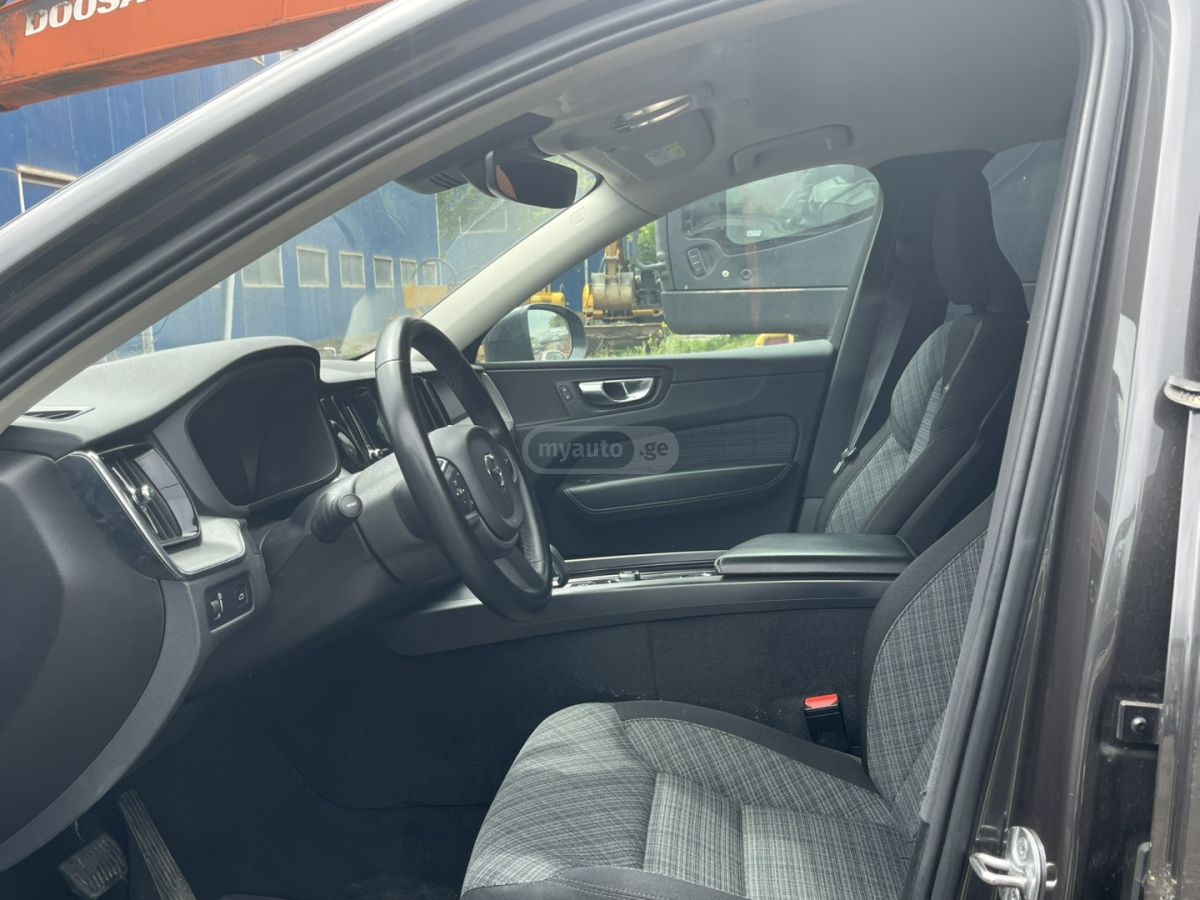 Volvo XC 60 2022 — миниатюра 7