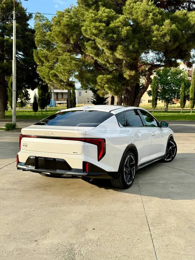 نمای دیگر Kia 2025