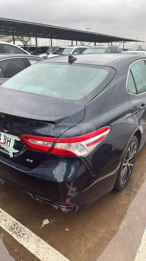 Toyota LE 4dr Front-Wheel Drive Sedan — миниатюра 2