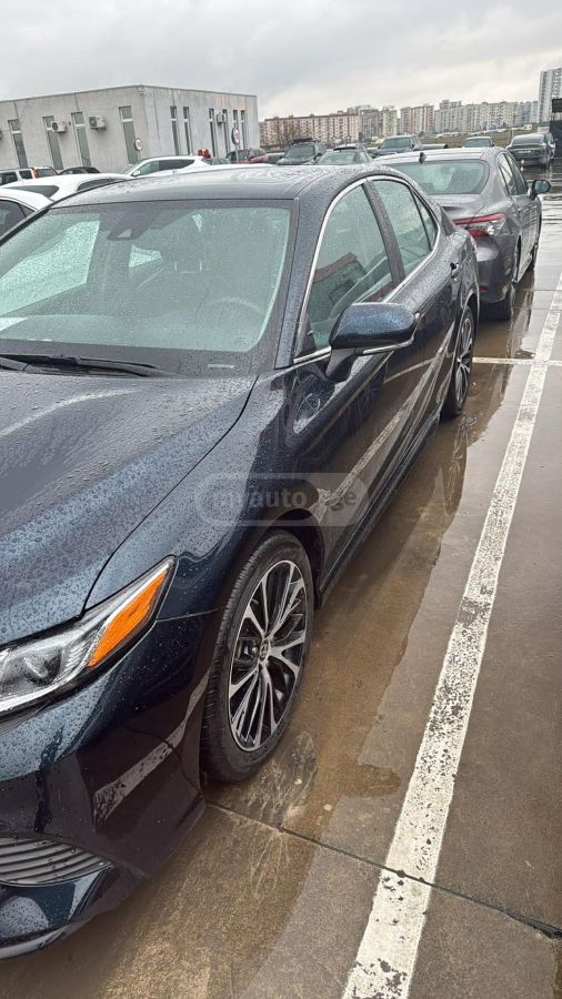 Toyota LE 4dr Front-Wheel Drive Sedan — миниатюра 4