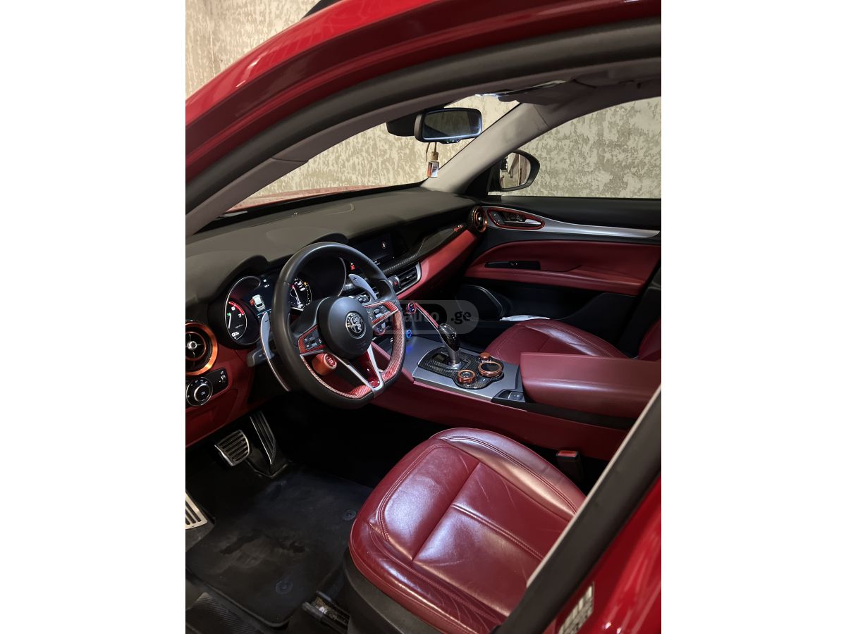 Alfa Romeo Stelvio - фото 3