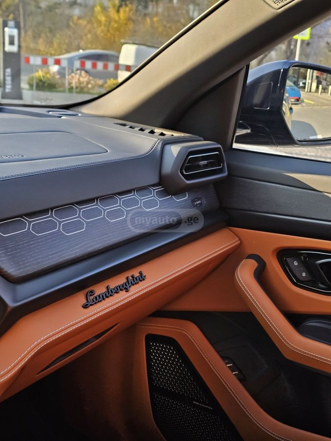 Lamborghini SE — миниатюра 6