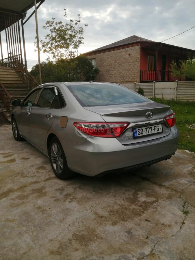 Toyota Camry - фото 4