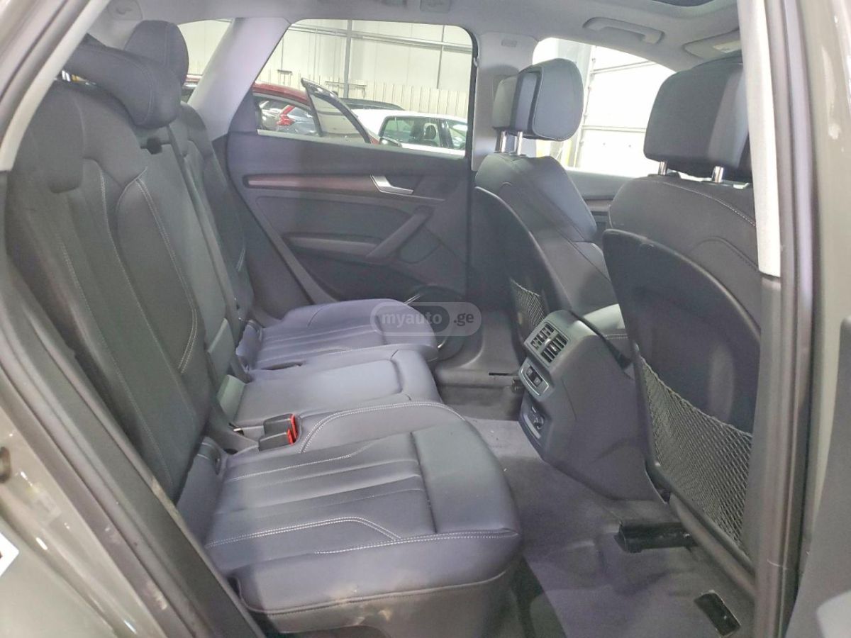 Audi Q5 - фото 10