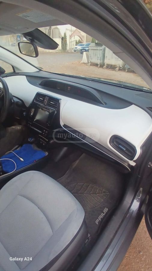 Toyota Prius - фото 6