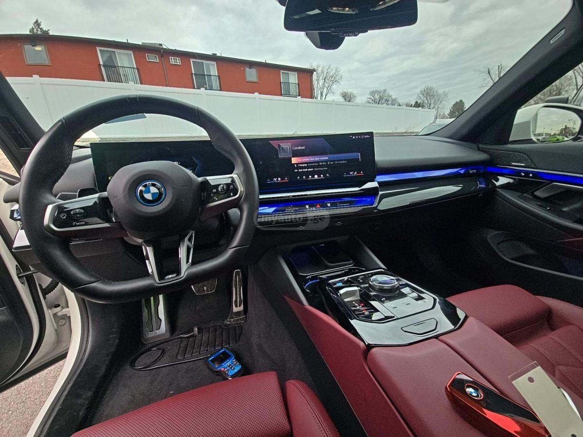 BMW I7 - фото 5