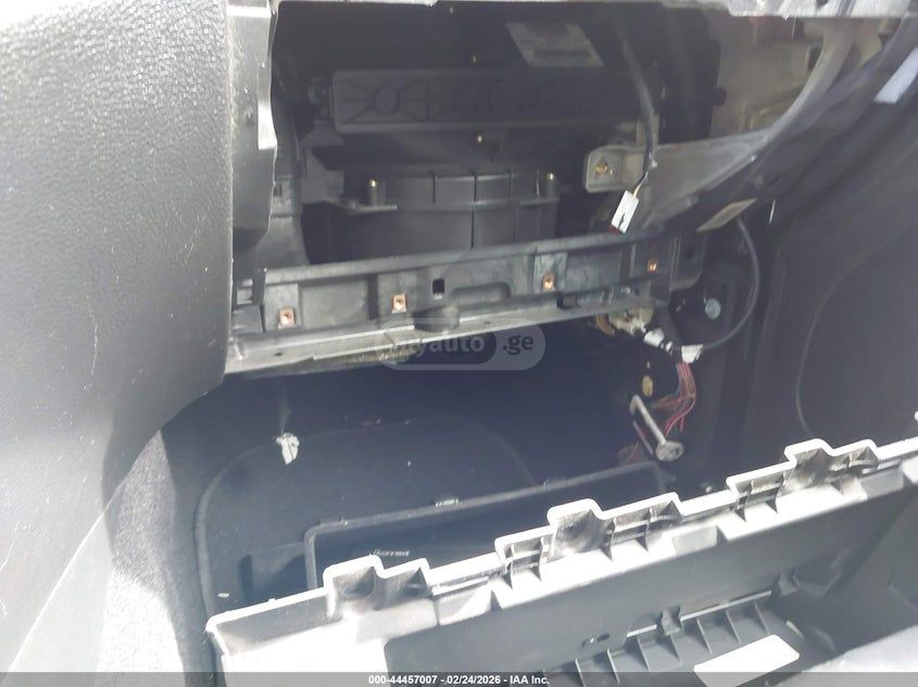 Jeep Limited 4dr 4x2 Automatic — миниатюра 12