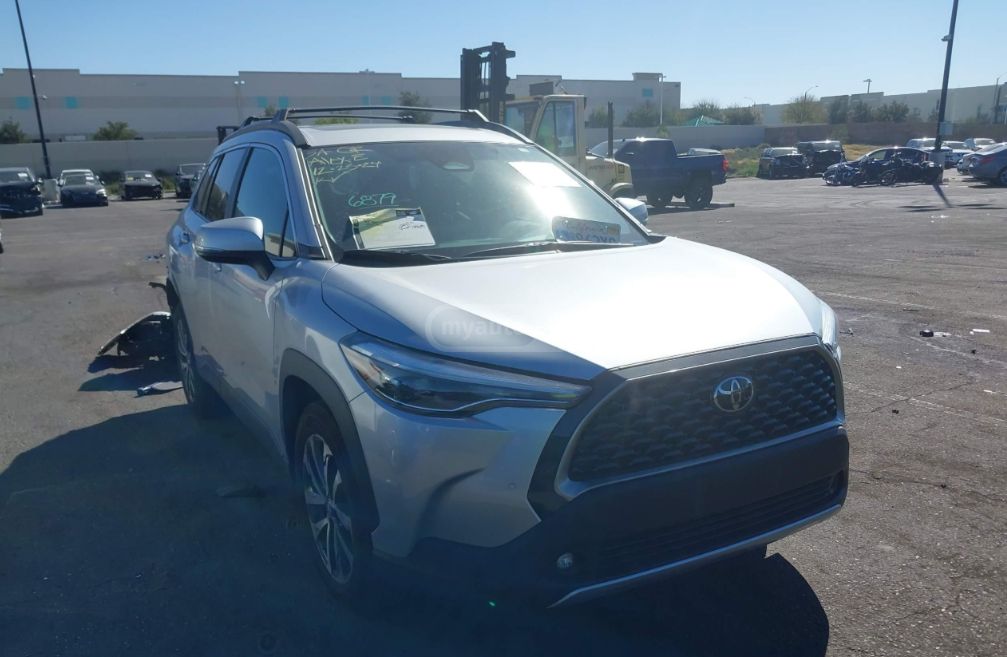 Toyota Corolla cross - фото 1