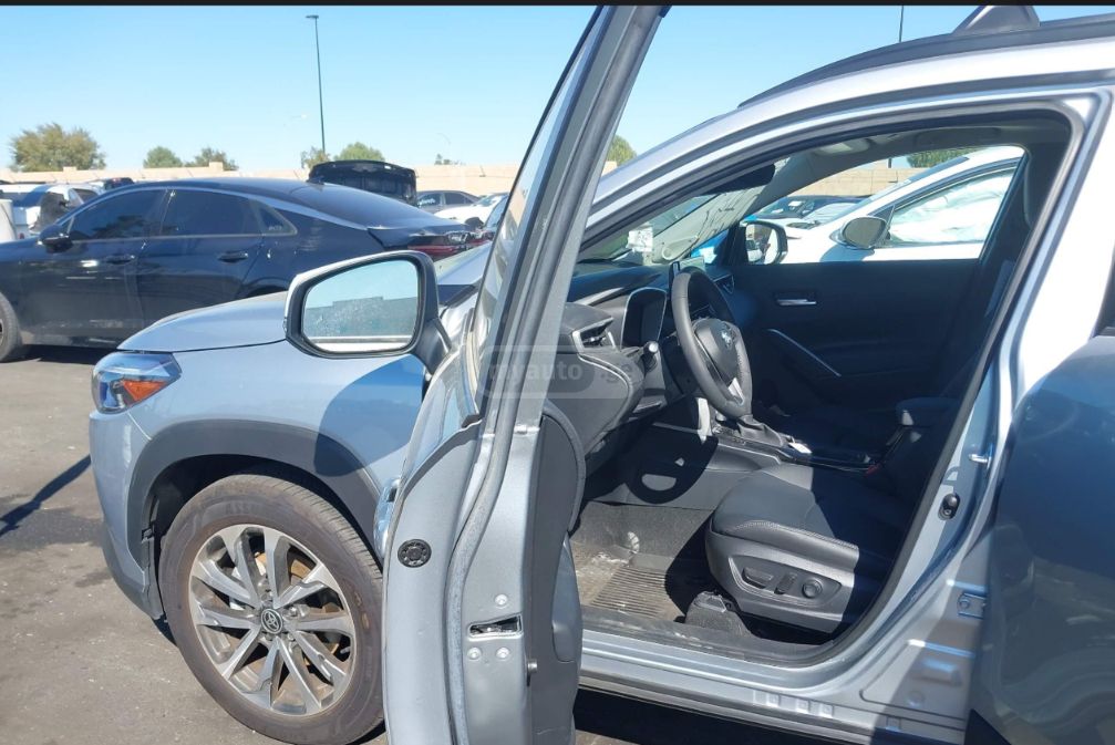 Toyota Corolla cross - фото 4