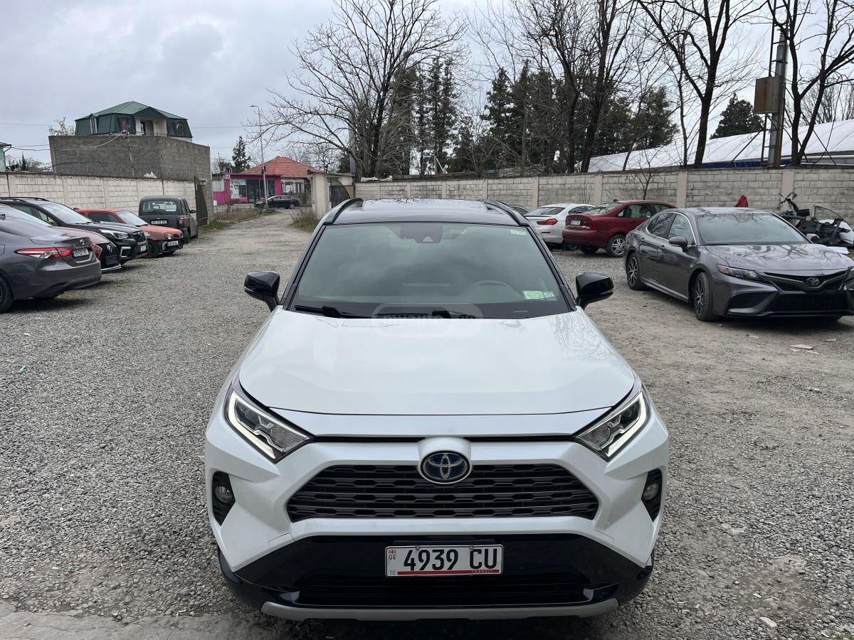 Toyota XSE 4dr All-Wheel Drive CVT — миниатюра 6