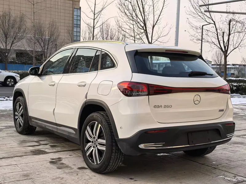 Mercedes-Benz EQA 300 2022 — миниатюра 4