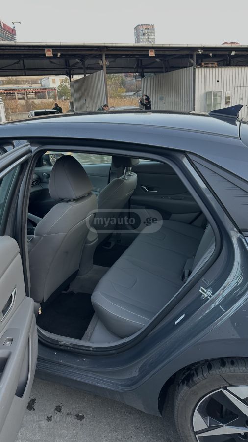 Hyundai SE 4dr Sedan CVT — миниатюра 10