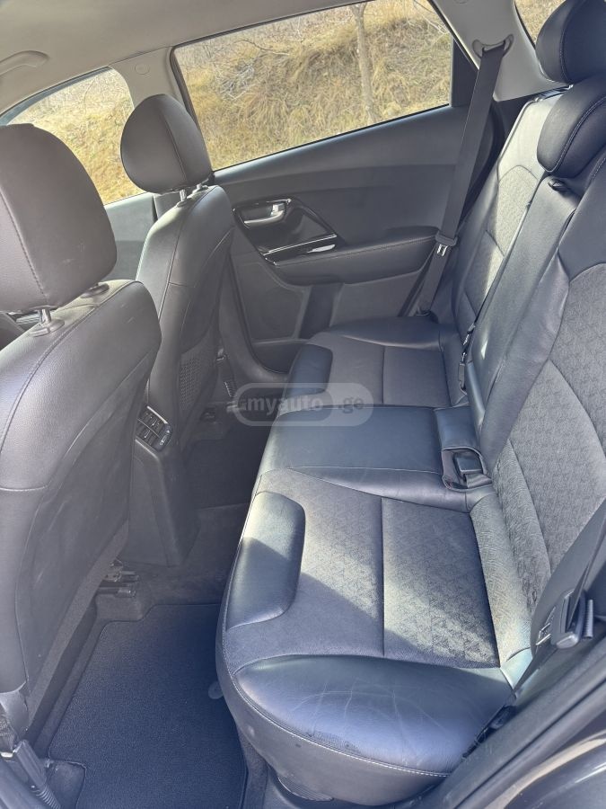 Kia Niro - фото 9