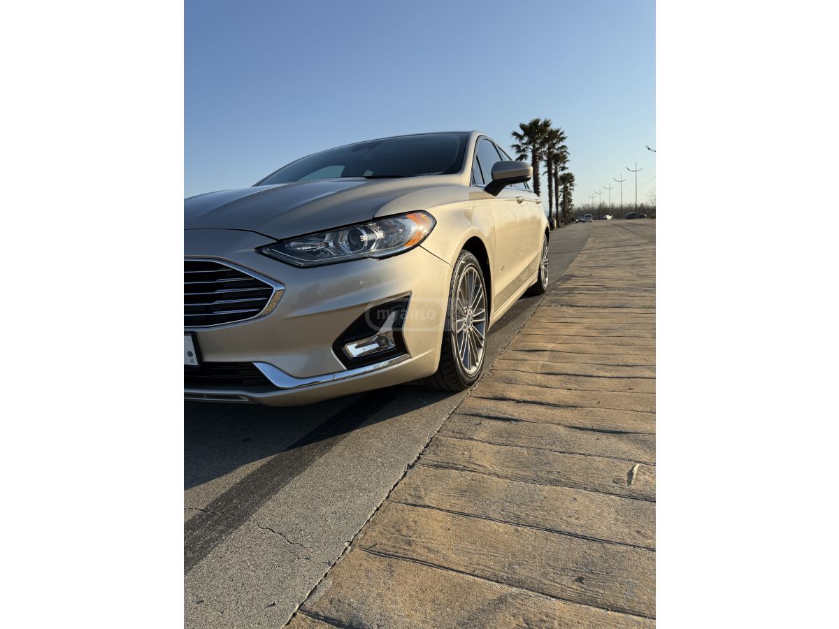 Ford Fusion - фото 1