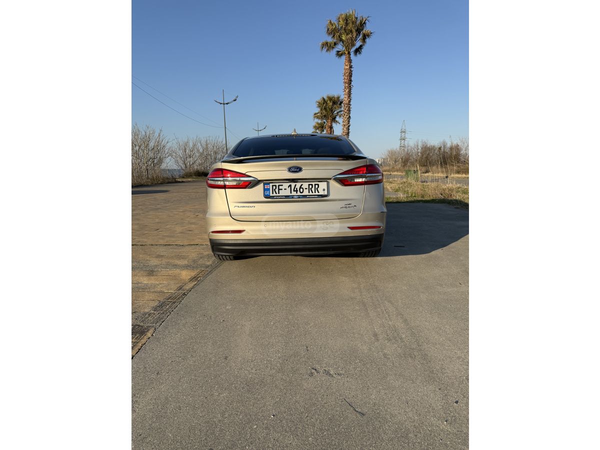 Ford Fusion - фото 3